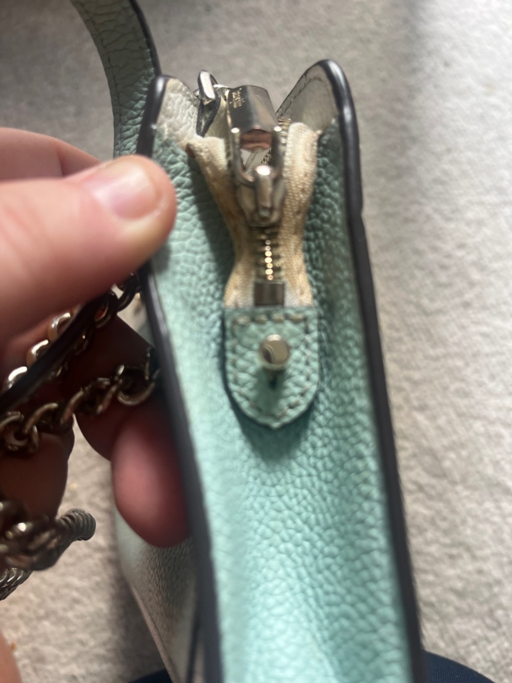 kate spade Two-Tone Pebbled Leather crossbody in Mint and Cream. - Picture 3 of 6